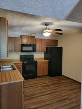 1104 Roosevelt St in Collinsville, IL - Foto de edificio - Building Photo