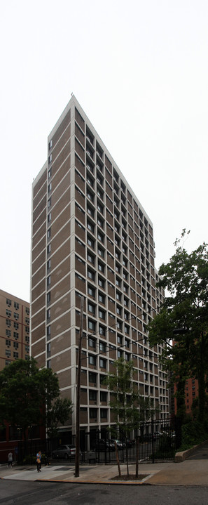 Martin Lande House in Flushing, NY - Building Photo