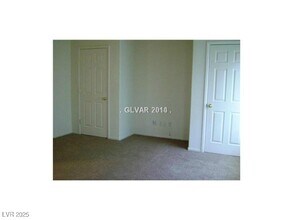 7563 Spindrift Tide Ct in Las Vegas, NV - Building Photo - Building Photo