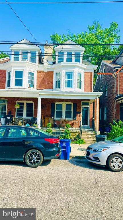 property at 253 Roxborough Ave