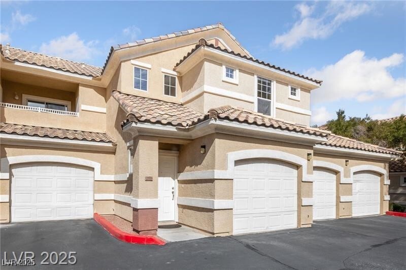 5855 Valley Dr in North Las Vegas, NV - Building Photo