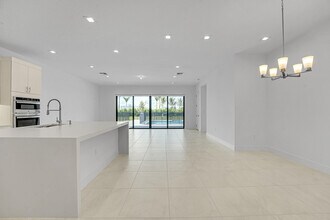 13013 Feathering Wy in Palm Beach Gardens, FL - Building Photo - Building Photo