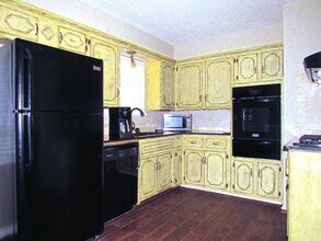 701 NW 2nd St in Moore, OK - Building Photo - Building Photo