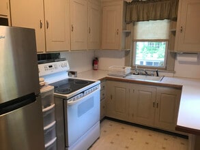 52 Wyman Rd, Unit 2 in Braintree, MA - Building Photo - Building Photo