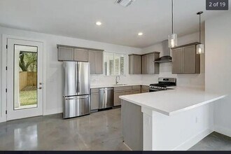 1914 Barge St in Austin, TX - Building Photo - Building Photo