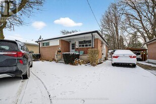 303 Rossland Rd W in Whitby, ON - Building Photo