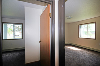 Lake Road Apartments in Blackduck, MN - Building Photo - Building Photo