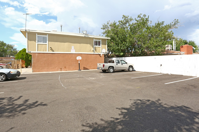 3409 Thaxton Ave SE in Albuquerque, NM - Building Photo - Building Photo