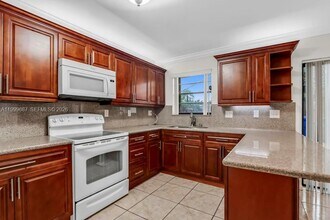 8107 SW 23rd Ct in North Lauderdale, FL - Building Photo - Building Photo