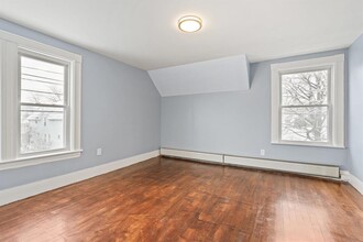 347 Spruce St-Unit -3 in Manchester, NH - Building Photo - Building Photo