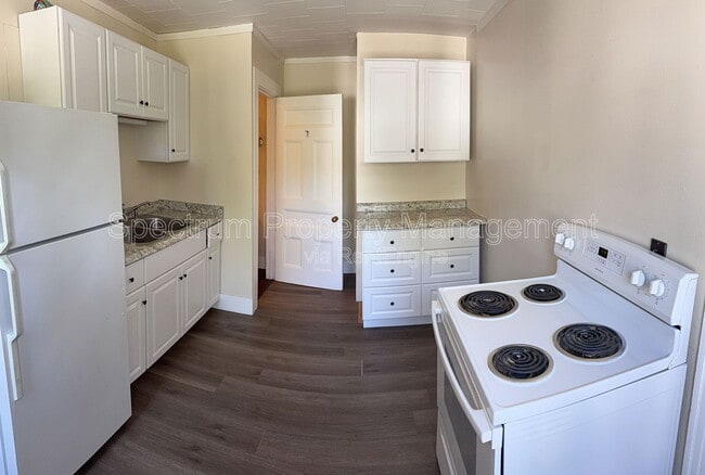 1 Newhall St in Fairfield, ME - Building Photo - Building Photo