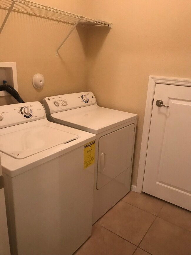 3222 NW 31st Terrace in Oakland Park, FL - Building Photo - Building Photo