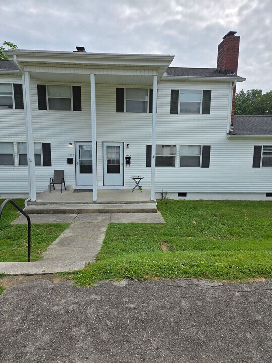 302 Florida Ave in Oak Ridge, TN - Building Photo