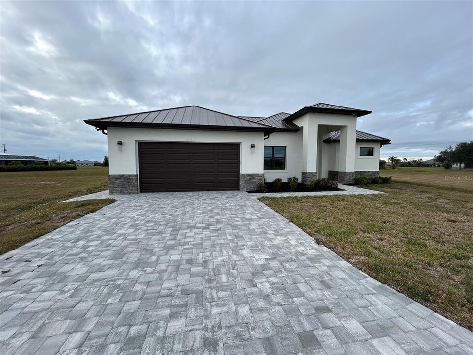 17313 Muscat Ln in Punta Gorda, FL - Building Photo