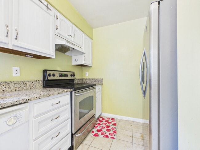 8811 Hunter Ridge Dr in Charlotte, NC - Building Photo - Building Photo