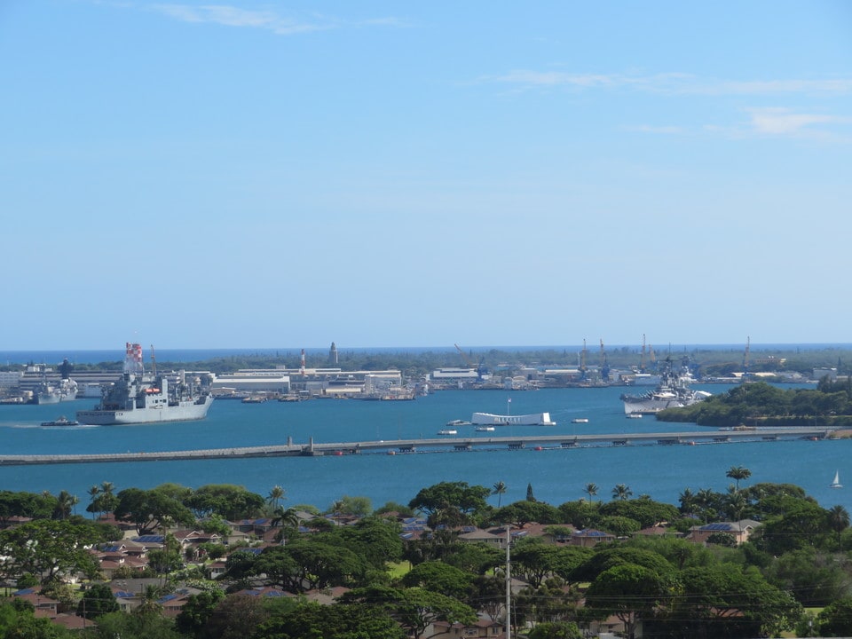 98-487 Koauka Loop, Unit Pent House 1701 in Aiea, HI - Foto de edificio