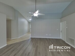 1152 Tryon Cir in Spring Hill, FL - Building Photo - Building Photo