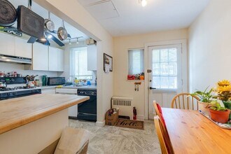 22 Saint Paul St, Unit #1 in Brookline, MA - Building Photo - Building Photo