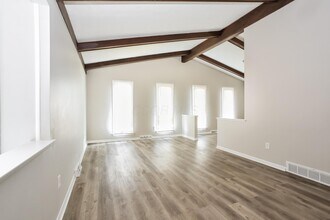 6285 Sharon Woods Blvd in Columbus, OH - Building Photo - Building Photo