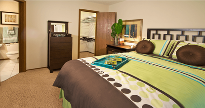 LionsHead Apartments in Omaha, NE - Building Photo - Building Photo