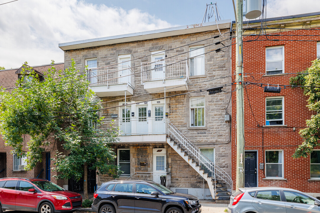 280 Bourget Rue in Montréal, QC - Building Photo