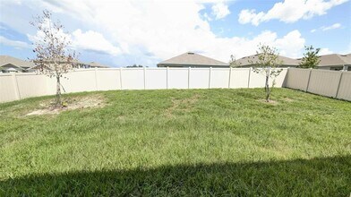 33436 Country House Dr in Sorrento, FL - Building Photo - Building Photo