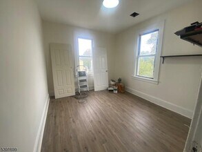 241 N 16th St in Bloomfield, NJ - Building Photo - Building Photo