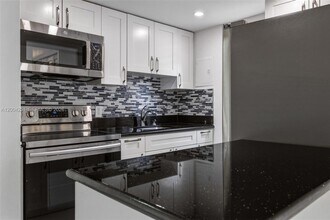 140 NW 14th Ave in Miami, FL - Building Photo - Building Photo