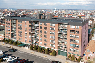 333 E Broadway in Long Beach, NY - Building Photo - Building Photo