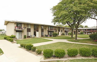 Forest Lane in Westland, MI - Building Photo
