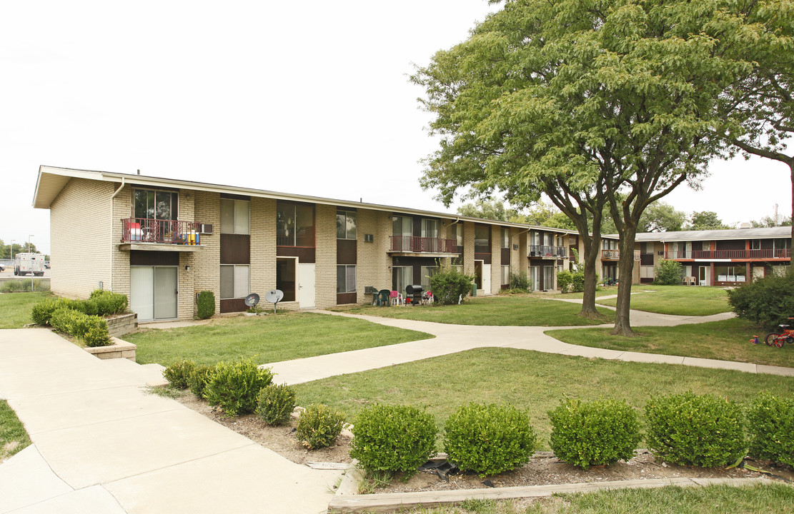 Forest Lane in Westland, MI - Foto de edificio