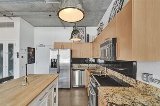 444 NE 30th St in Miami, FL - Building Photo - Building Photo