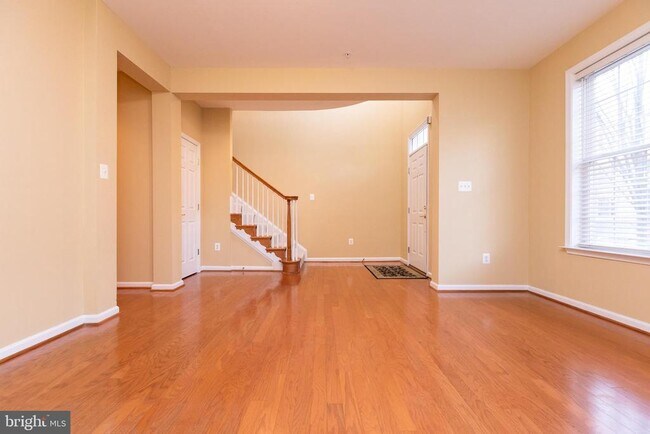 1206 Maple Grove Ln in Rockville, MD - Building Photo - Building Photo