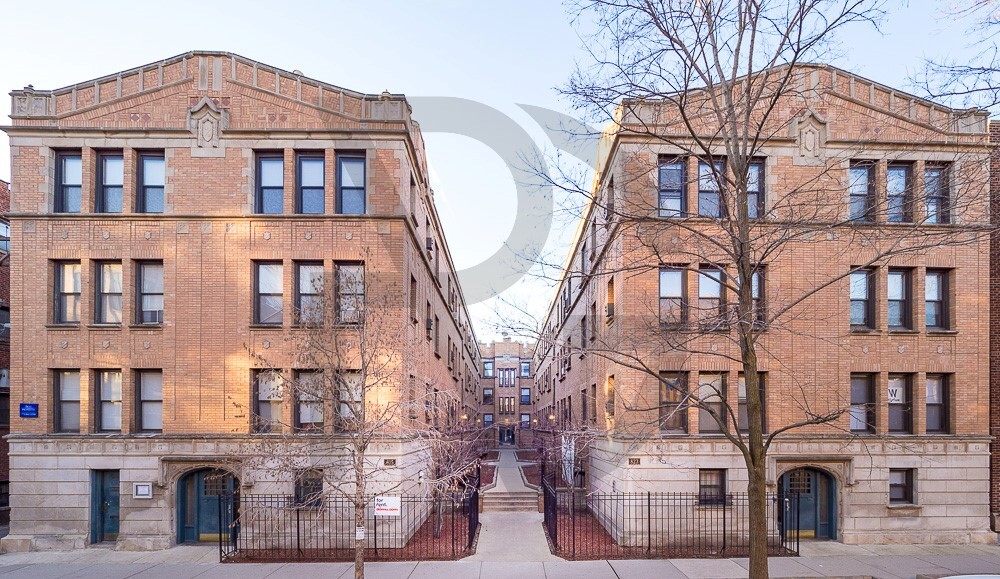 813 W Cornelia Ave, Unit #817A-306 in Chicago, IL - Building Photo