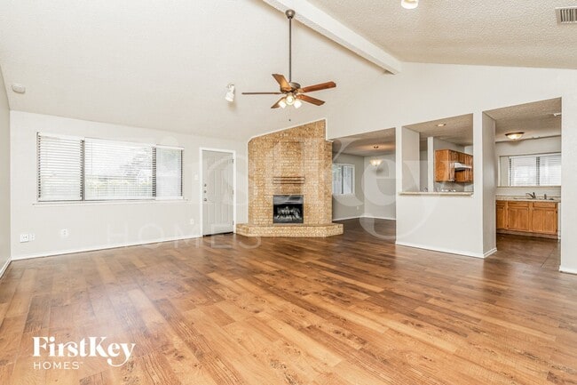 2661 Claremont Dr in Grand Prairie, TX - Foto de edificio - Building Photo