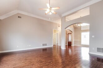 2746 Lizzie Cove in Southaven, MS - Foto de edificio - Building Photo