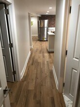 3743 N Sawyer Ave, Unit G in Chicago, IL - Building Photo - Building Photo