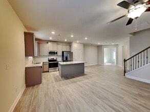 122 Wayne Ln in Canton, GA - Building Photo - Building Photo