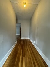 18 Burgoyne St in West Hartford, CT - Building Photo - Building Photo