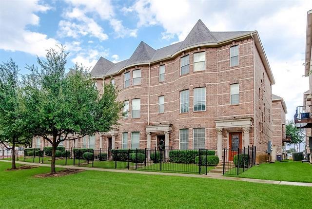 2500 Rockbrook Dr in Lewisville, TX - Foto de edificio - Building Photo