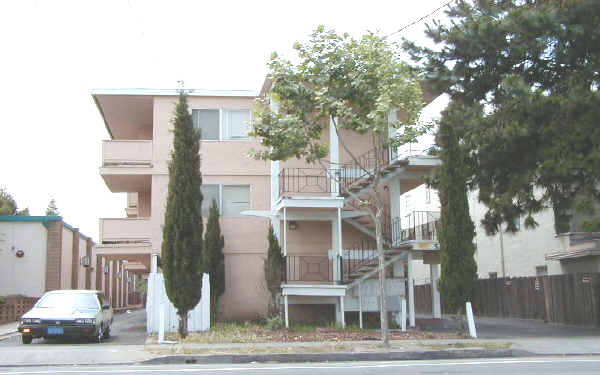 525 Bancroft Ave in San Leandro, CA - Building Photo - Building Photo