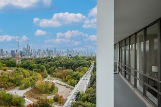 Tower Hill East in Toronto, ON - Building Photo - Building Photo