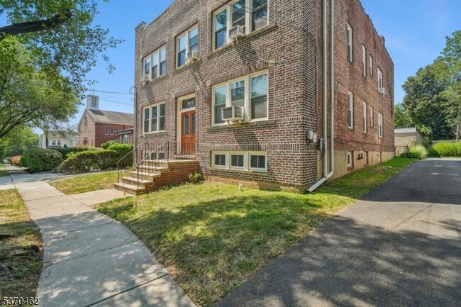 property at 60 Elmwood Ave
