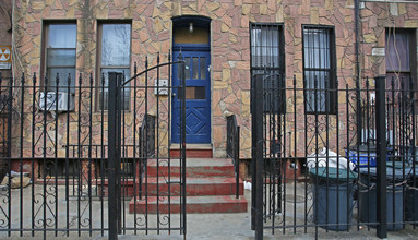 77 Jefferson St in Brooklyn, NY - Foto de edificio - Building Photo