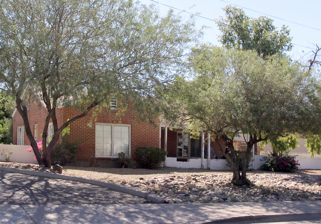 6019 N 51st Ave in Glendale, AZ - Foto de edificio - Building Photo