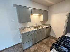 4518 Hutchison in Ames, IA - Foto de edificio - Interior Photo