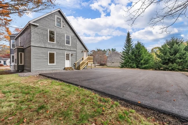 151 South St, Unit Apartment 1 in Gorham, ME - Foto de edificio - Building Photo