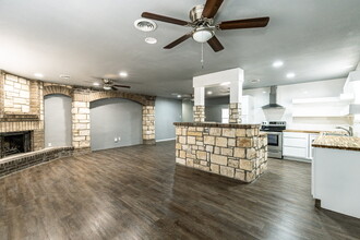 6611 Canton Ave in Lubbock, TX - Foto de edificio - Building Photo