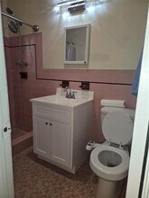 1560 NE 111th St in Miami, FL - Building Photo - Building Photo