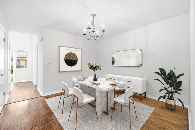 2437 Bedford St in Stamford, CT - Building Photo - Building Photo